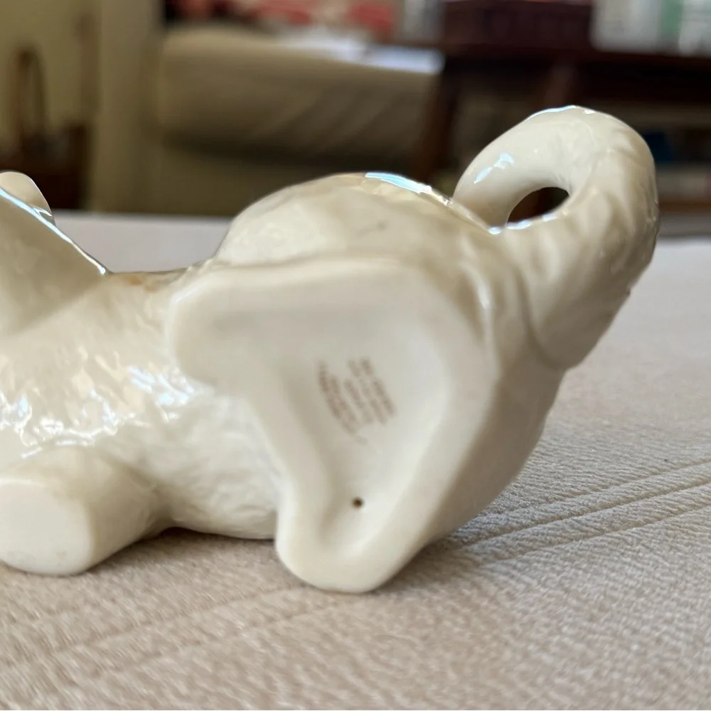 Lenox Ceramic Cat Figurine - White with jewel ball
